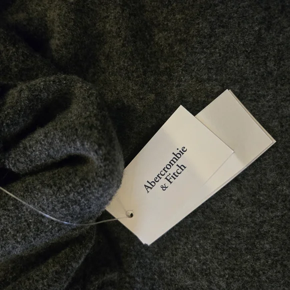 Abercrombie And Fitch NWT Small Merino Wool Blend Turtle Neck Sweater - Picture 9 of 9